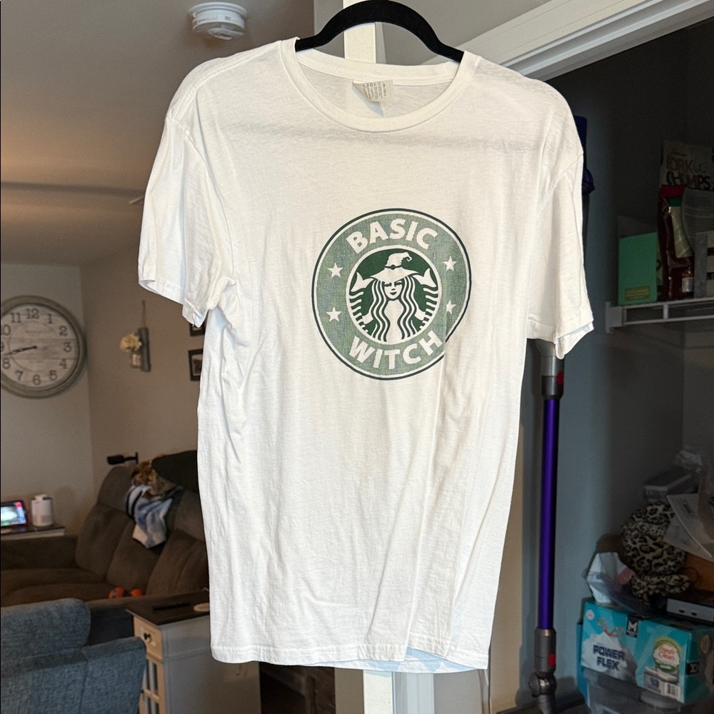Women’s M Basic Witch Graphic T-Shirt